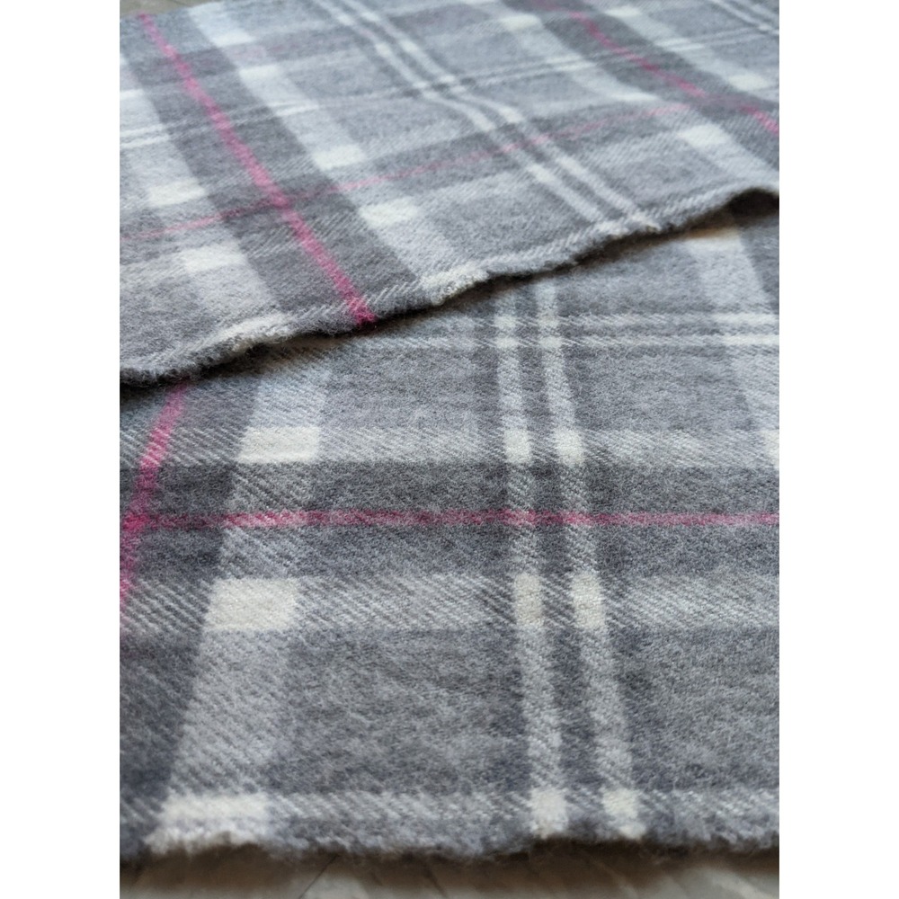 Blarney Heritage 100% Merino Wool Scarf Grey Pink Plaid Made in Ireland - Picture 2 of 6